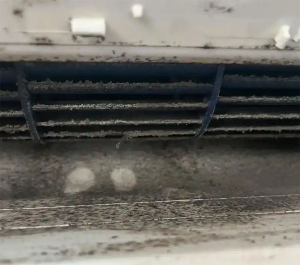 临沧空调吹的风有股烧焦味是怎么回事